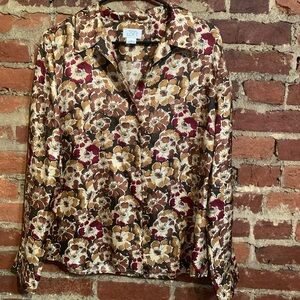 🌺 Silk vintage button up 🌺